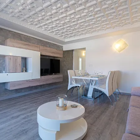 Tinema 托雷维耶哈